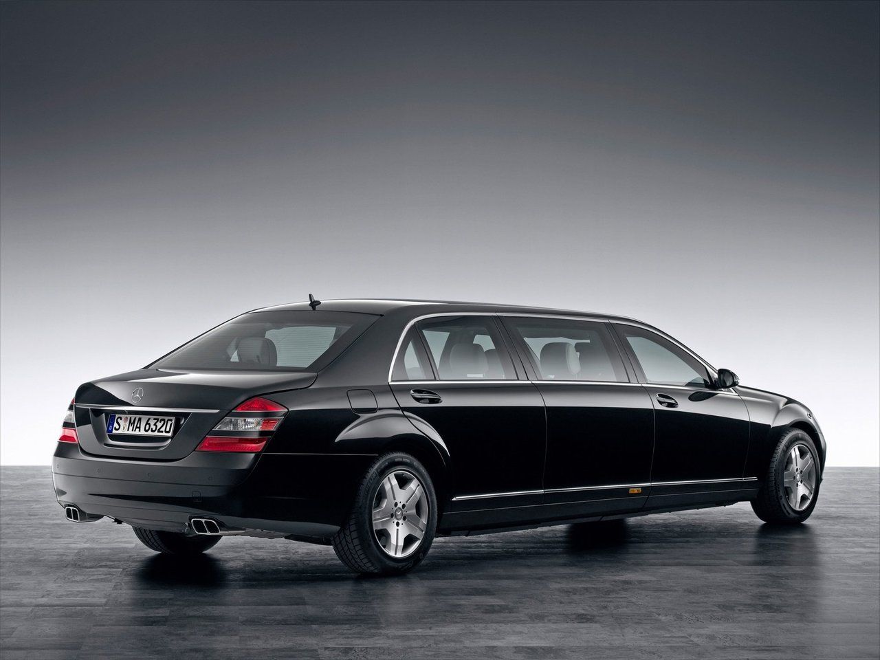 Mercedes Benz w221 Maybach