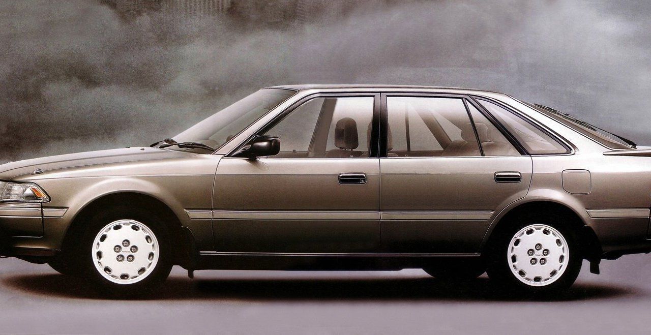 Toyota Corona VIII (T170) 1987 – 1993 Лифтбек: кузов, класс, тип и объём  двигателя, коробка передач, разгон, фото - CarsWeek.ru