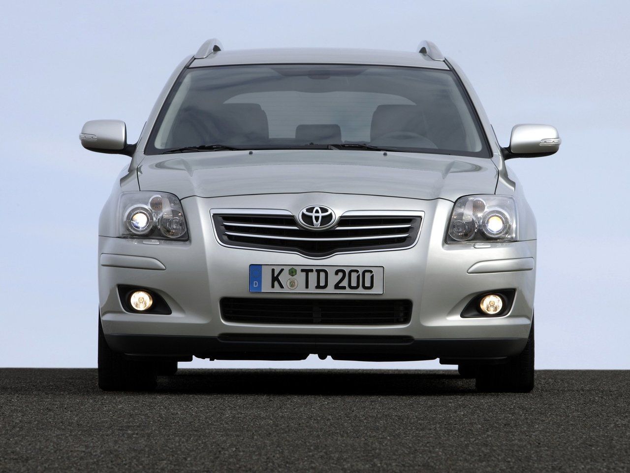 Toyota Avensis II Рестайлинг 2006 – 2009 Универсал 5 дв.: кузов, класс, тип  и объём двигателя, коробка передач, разгон, фото - CarsWeek.ru