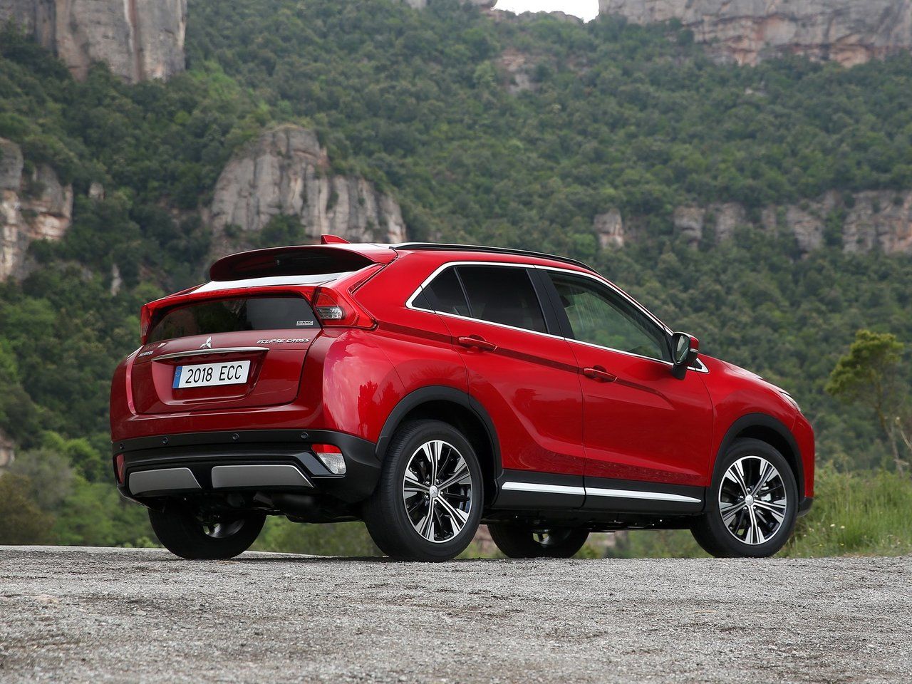 Mitsubishi eclipse cross фото