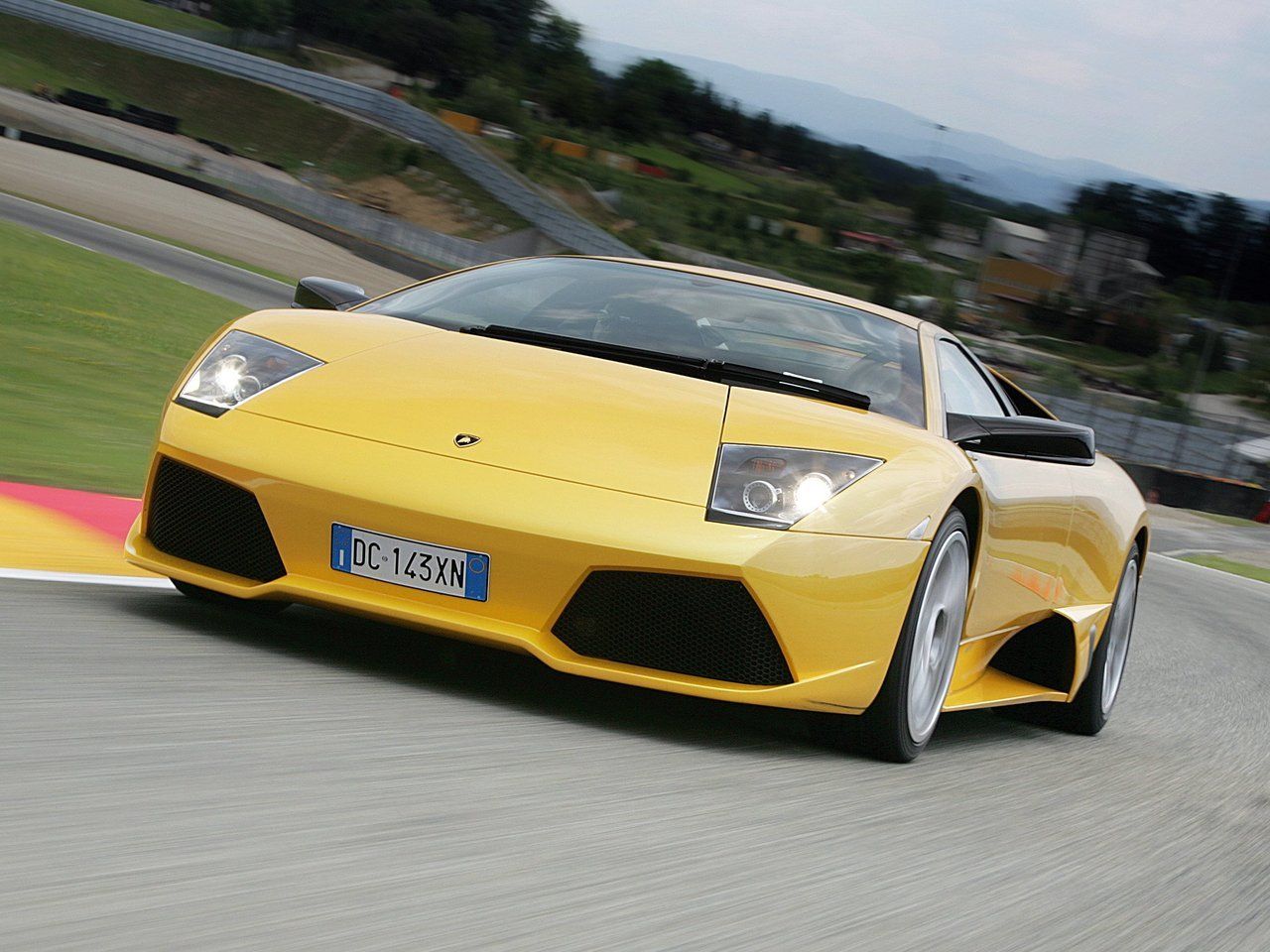 Lamborghini Murcielago Р¶РµР»С‚С‹Р№