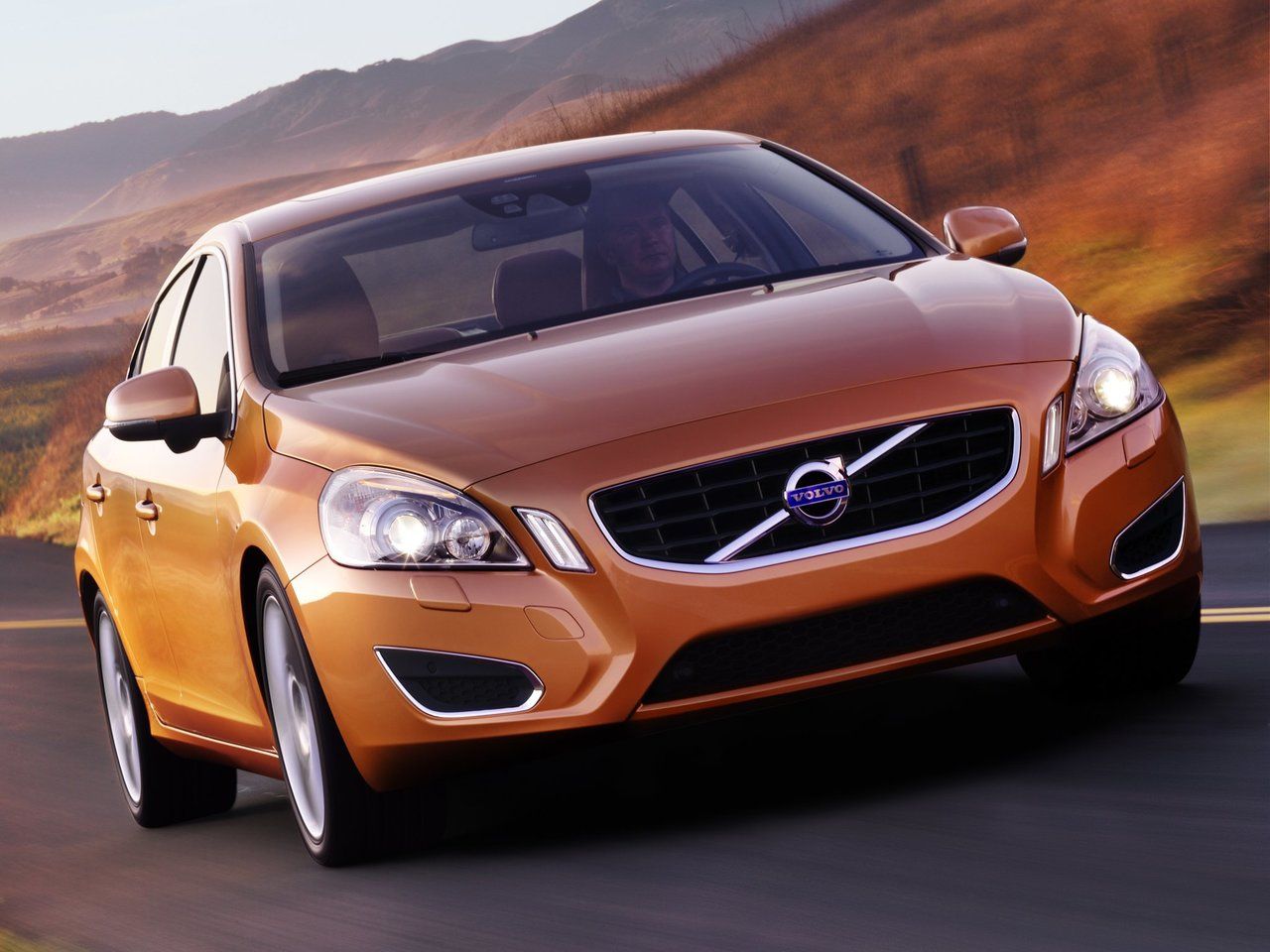 Images 900*450 Volvo s60.