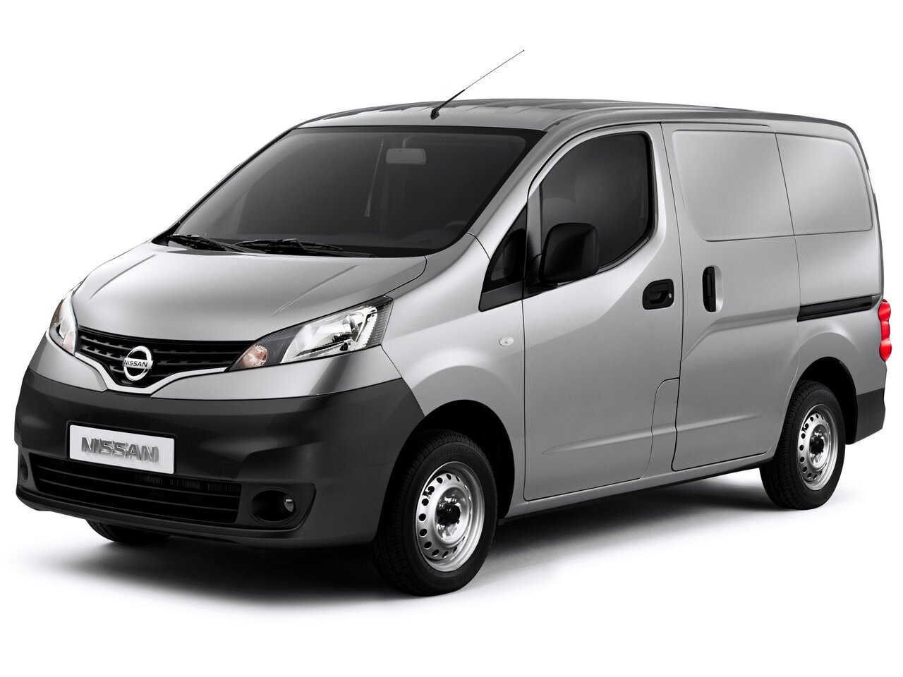 Фото nissan nv200