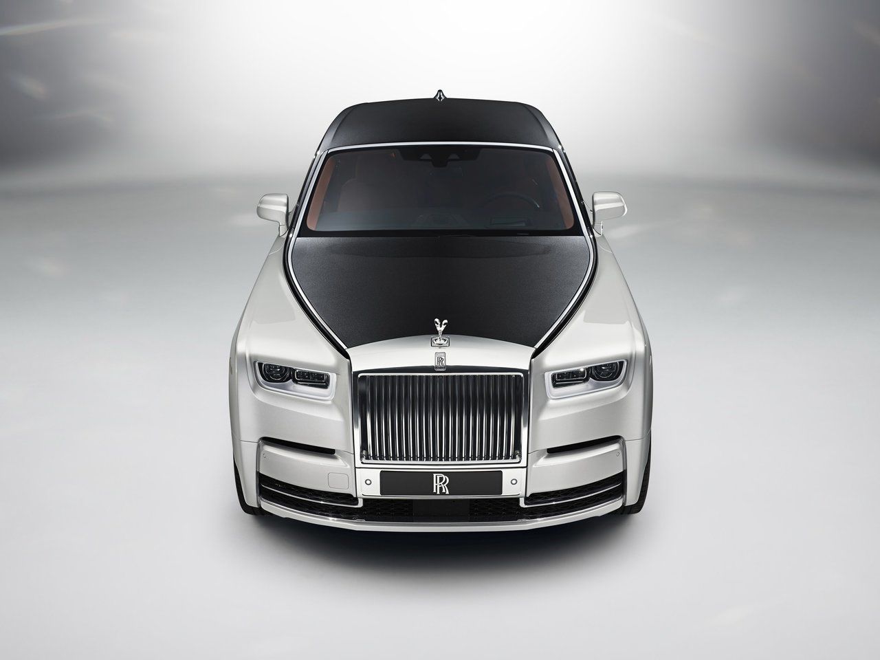 Rolls Royce капот