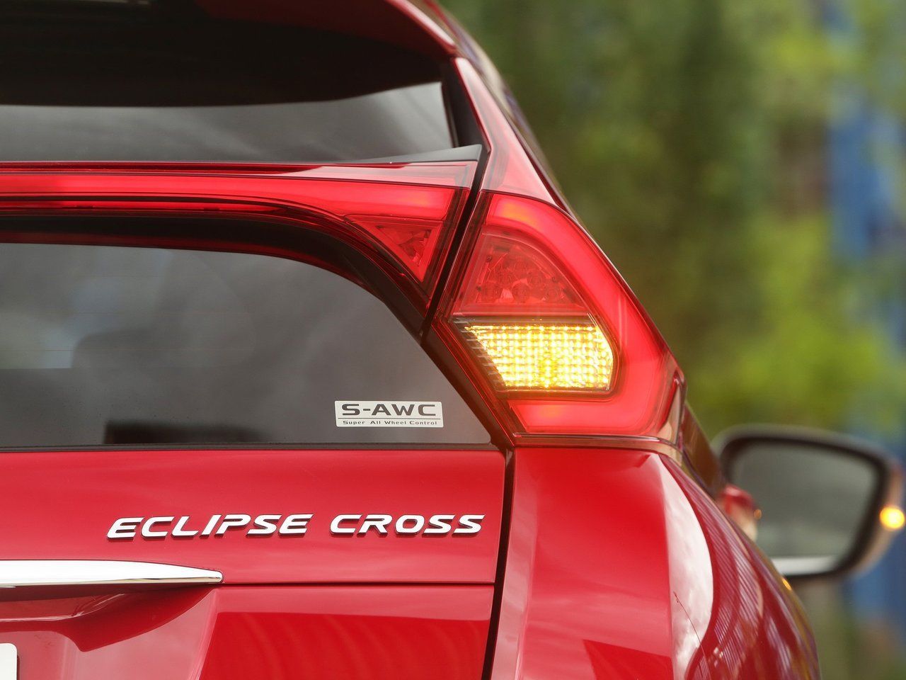 Mitsubishi Eclipse Cross 1/18. Mitsubishi Cross 2017. Mitsubishi Eclipse Cross 1.5. Спойлер пятой двери Eclipse Cross.