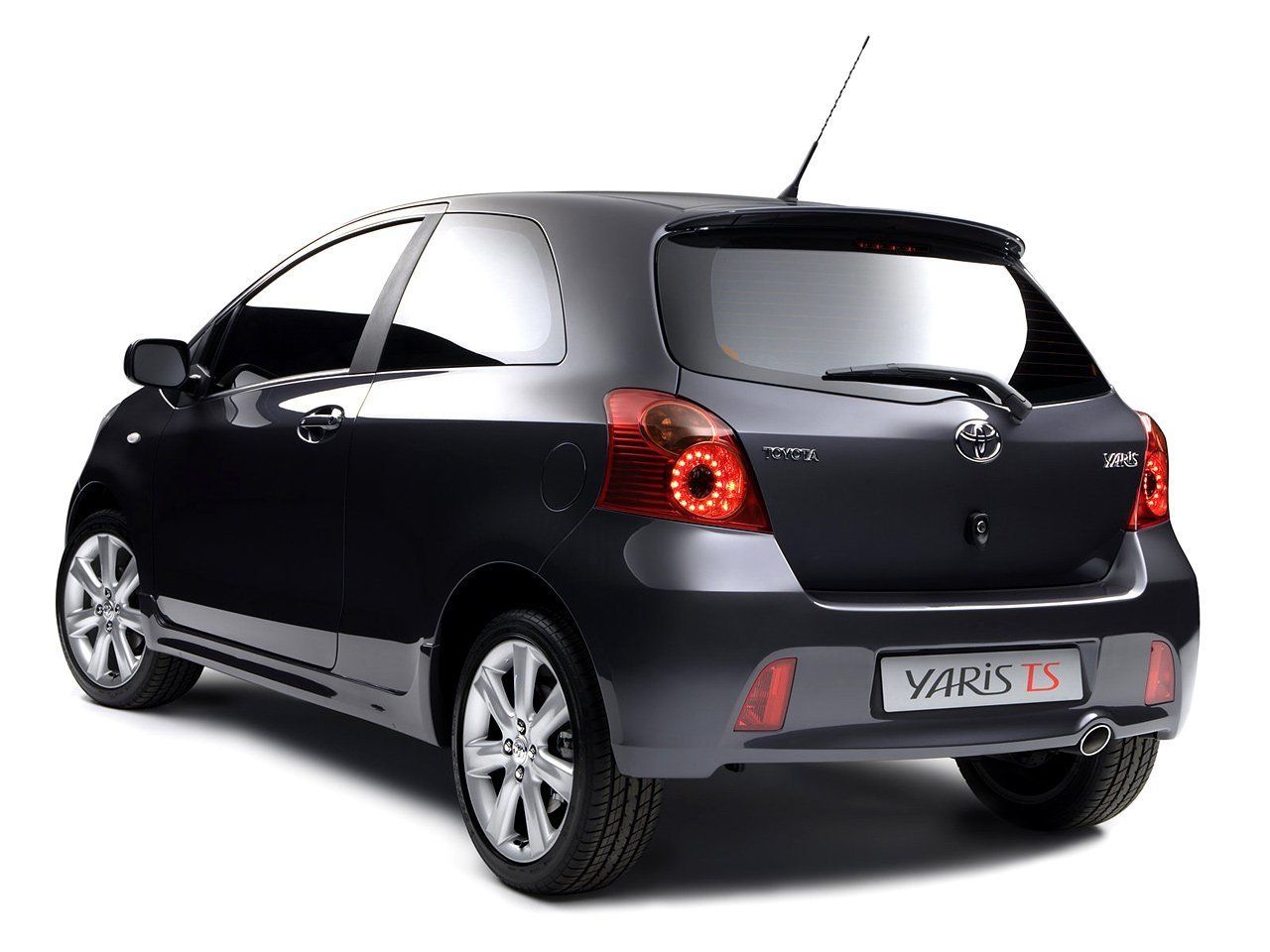 Toyota Yaris 2012 С…СЌС‚С‡Р±РµРє