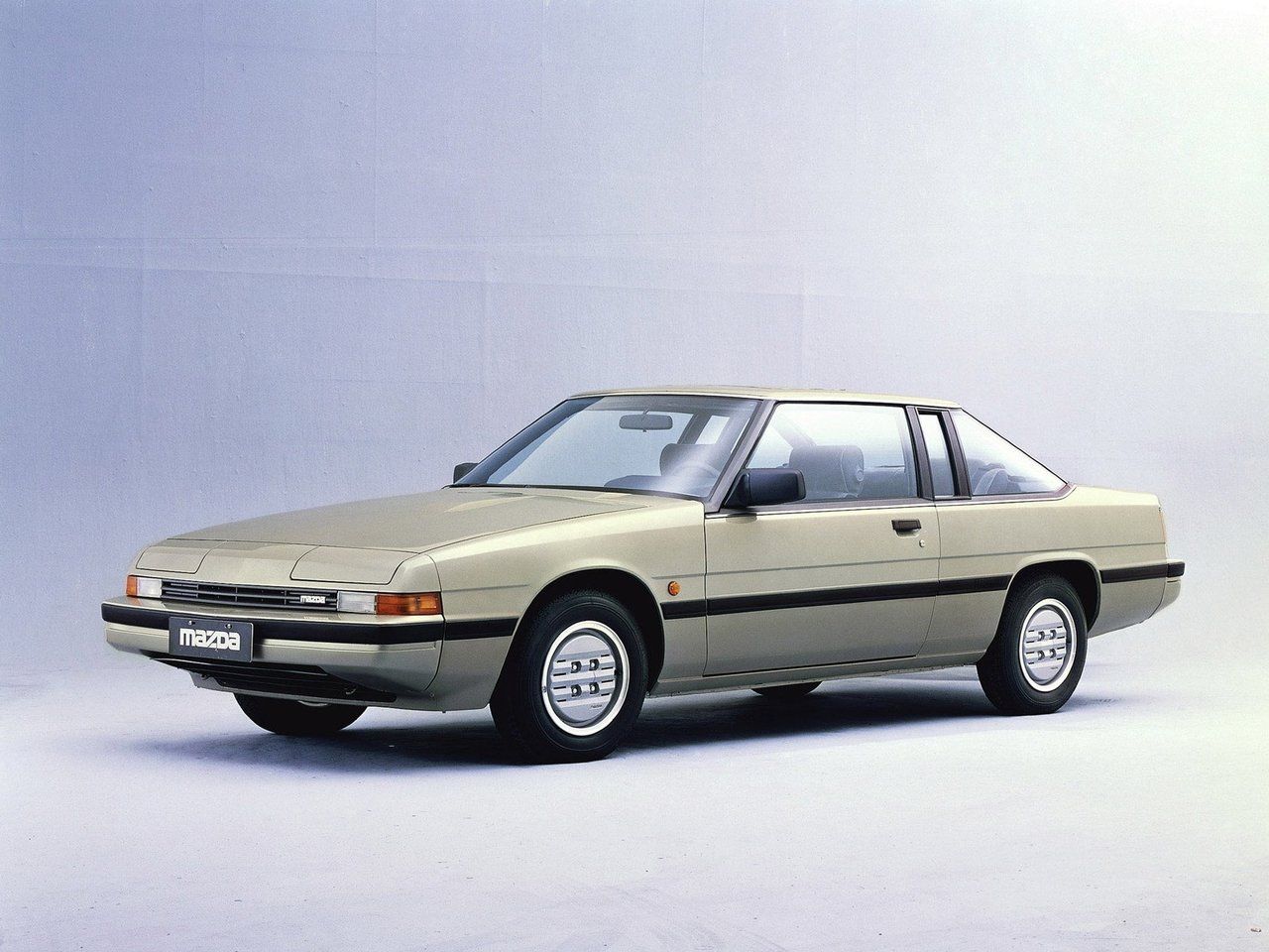 Mazda 929 II (HB) 1981 – 1987 Купе: кузов, класс, тип и объём двигателя,  коробка передач, разгон, фото - CarsWeek.ru