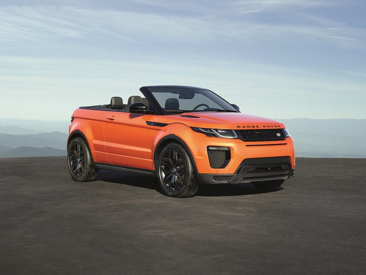 Land Rover Range Rover Evoque I Рестайлинг 2015 – 2018 Внедорожник  открытый: кузов, класс, тип и объём двигателя, коробка передач, разгон,  фото - CarsWeek.ru