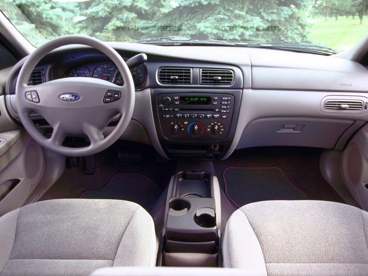 Ford Taurus 5