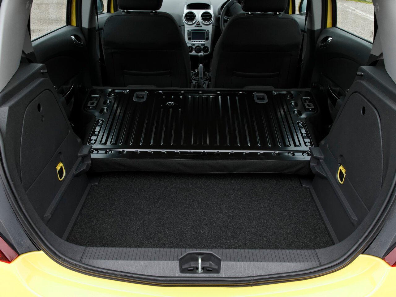 Opel Corsa багажник
