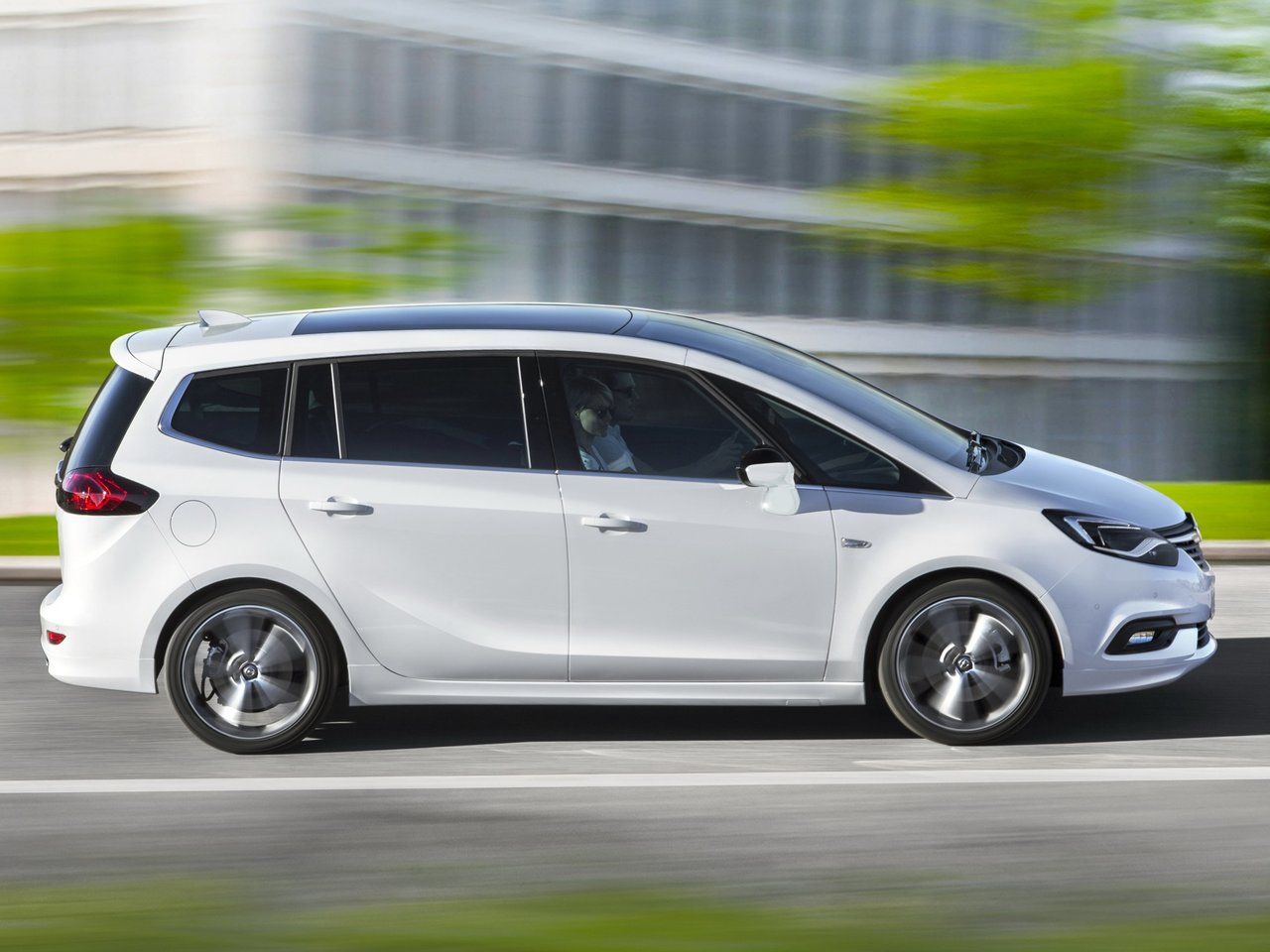 Opel Zafira 2016