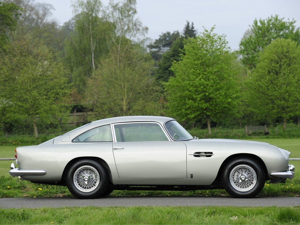 Aston Martin db5 черный