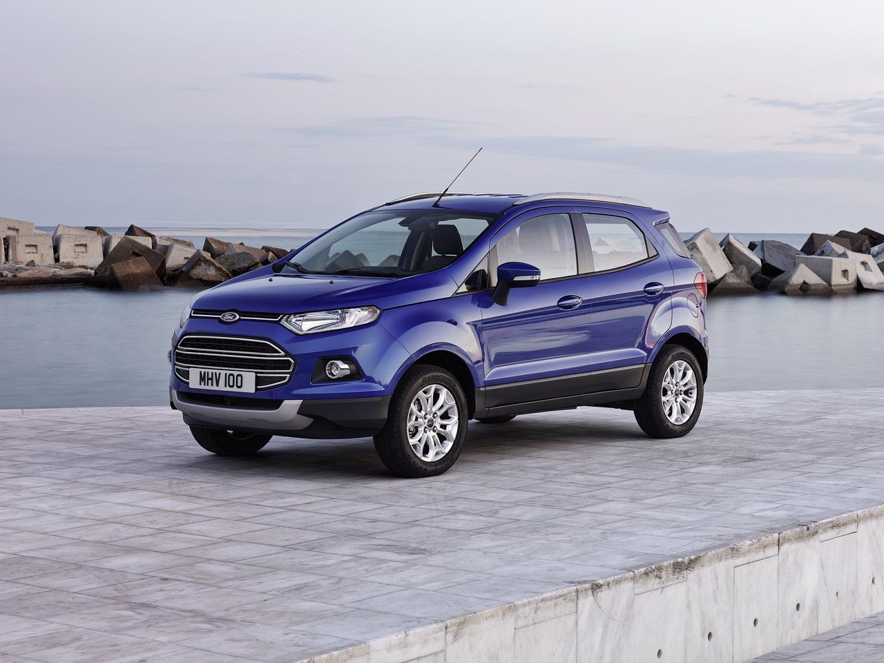 Ford EcoSport I 2014 – 2018 Внедорожник 5 дв.: кузов, класс, тип и объём  двигателя, коробка передач, разгон, фото - CarsWeek.ru