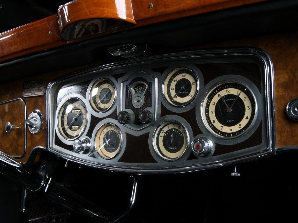 1932 1939. Packard Twelve 1999 г. передняя панель.