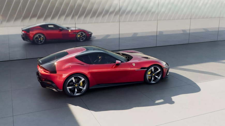New_Ferrari_V12_ext_02_Design_red_media-2048x1152.webp