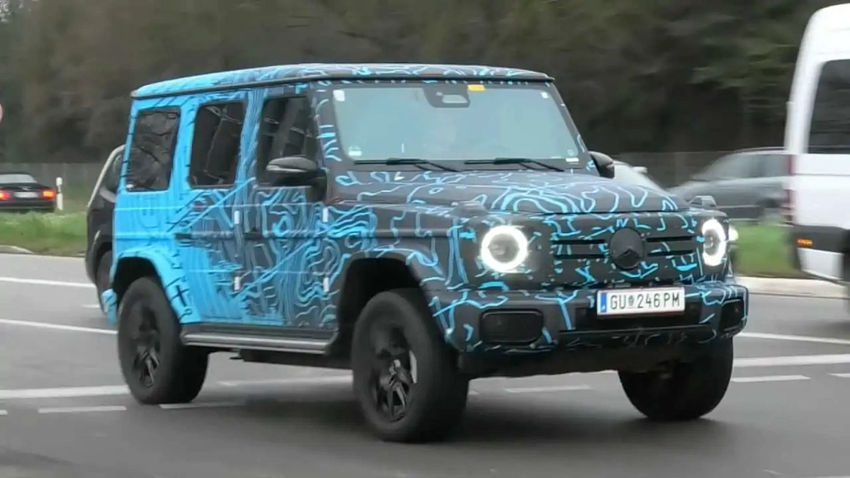 В Сети показали Mercedes-Benz EQG в движении во время испытаний на дорогах Германии