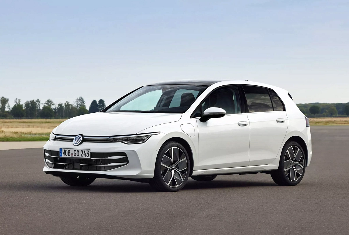 Volkswagen Golf 2025 появится в Европе со спецвыпуском 50 Special