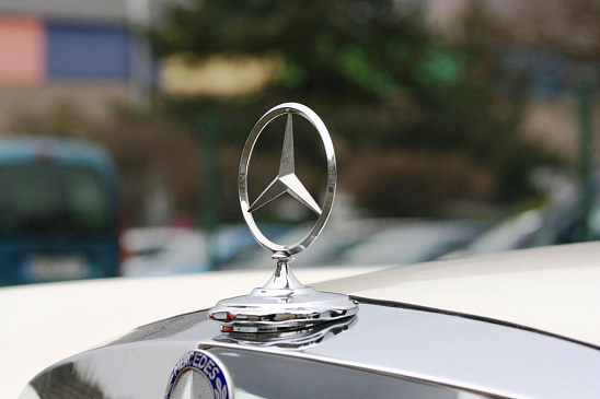 В Великобритании 300 тыс. владельцев Mercedes-Benz подали иск против компании