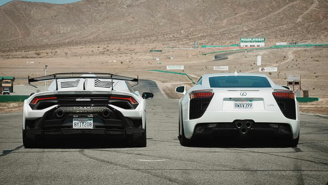 Кто из суперкаров быстрее в драг-рейсинге - Lexus LFA или Lamborghini Huracan STO?