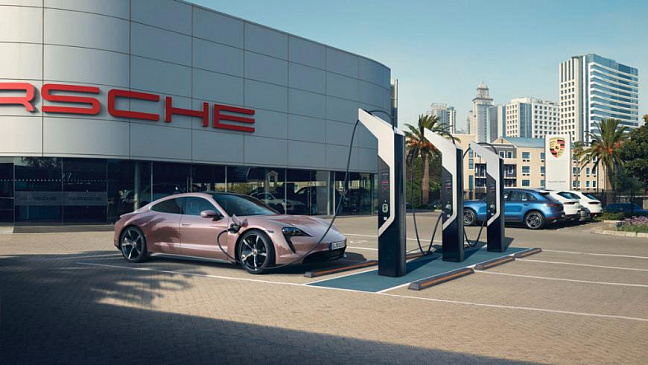 Марка Porsche поставит в Россию быстрые «зарядки» для электромобилей